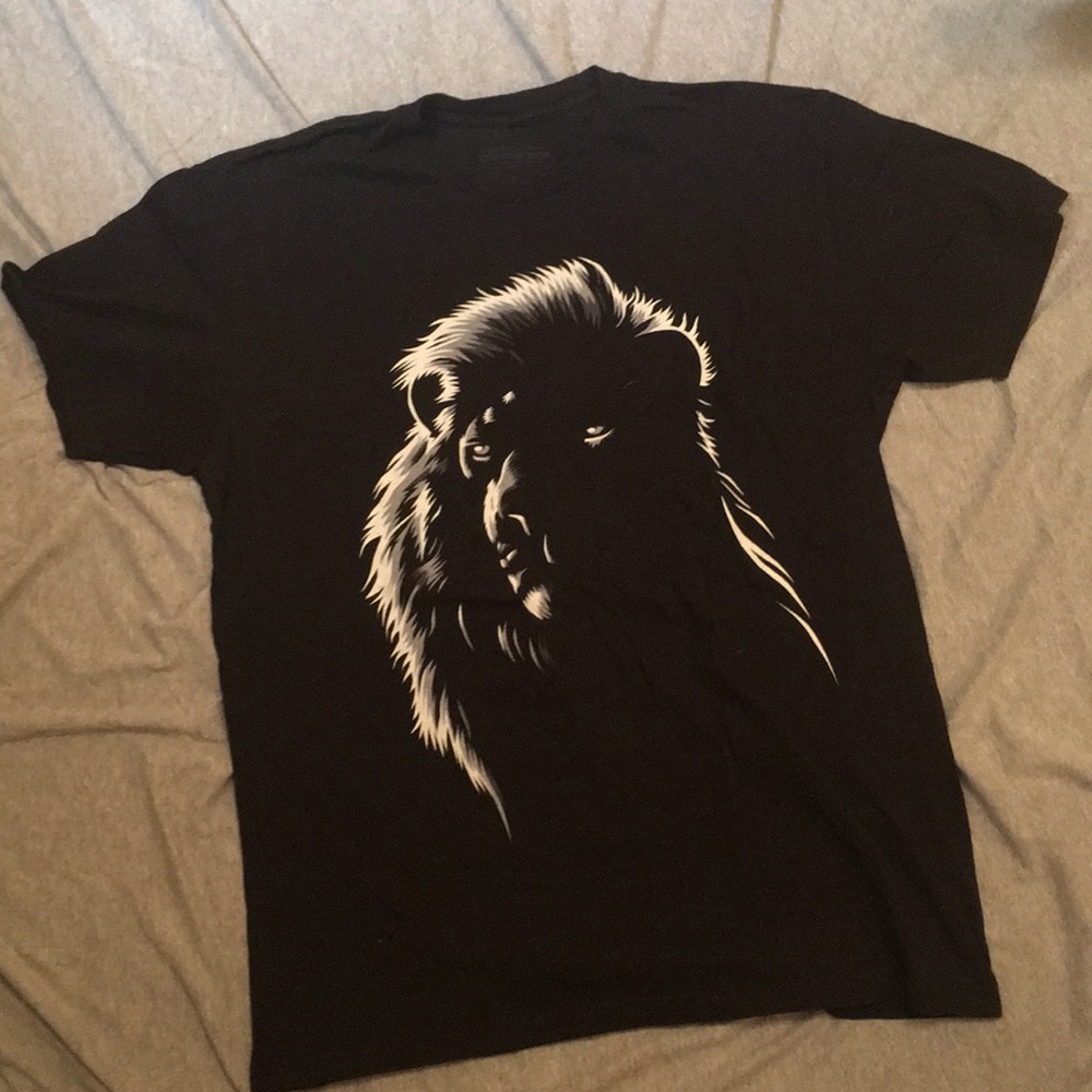 LION T-SHIRT